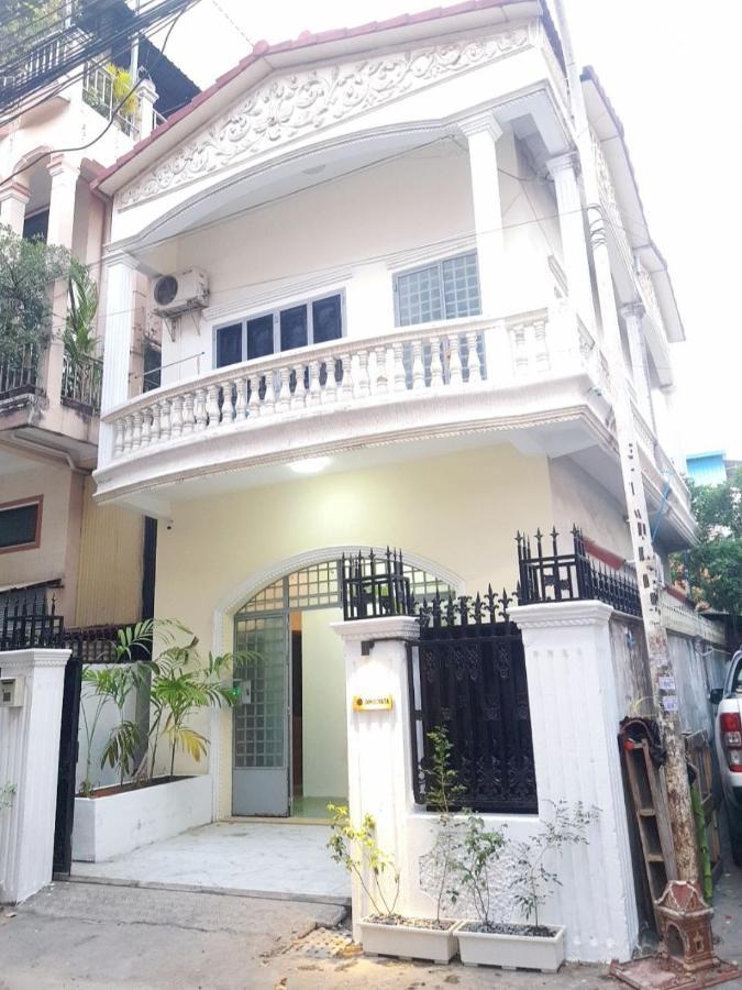 Dimocrata Appartement Phnom-Penh Buitenkant foto