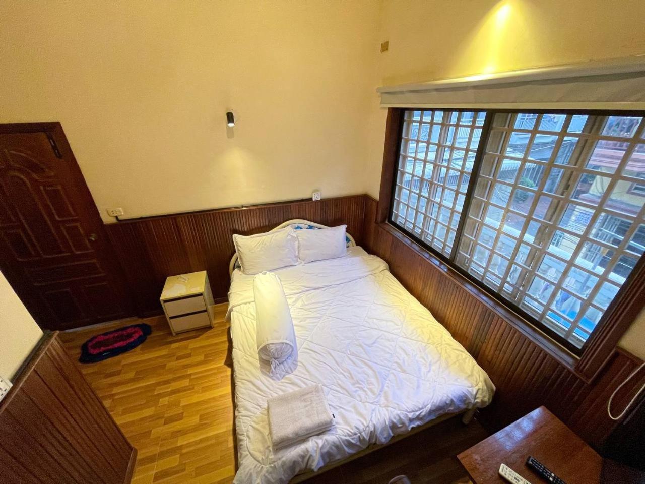 Dimocrata Appartement Phnom-Penh Buitenkant foto